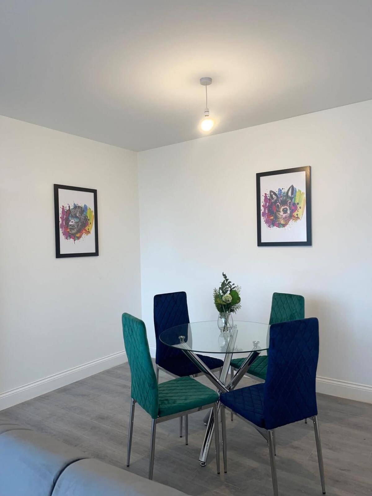 2 Bedroom Apartment - Flitwick - Contractor Friendly - Tourist Ready - Full Kitchen - Wifi - Smart Tv - Sofa Bed - Free Parking - Ideal For Short Or Long Stays Экстерьер фото