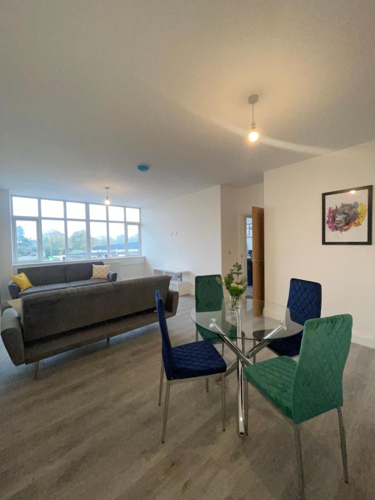 2 Bedroom Apartment - Flitwick - Contractor Friendly - Tourist Ready - Full Kitchen - Wifi - Smart Tv - Sofa Bed - Free Parking - Ideal For Short Or Long Stays Экстерьер фото
